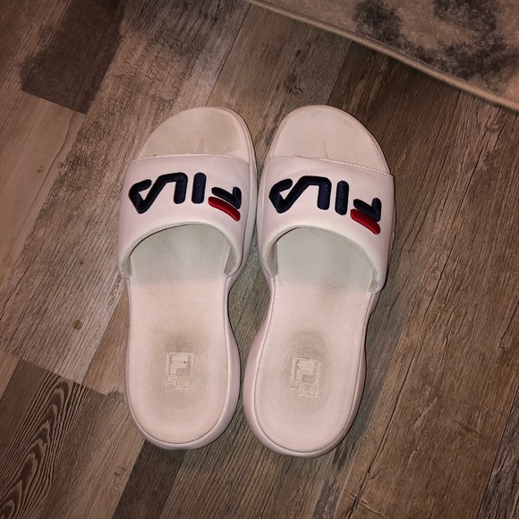 fila slides holographic